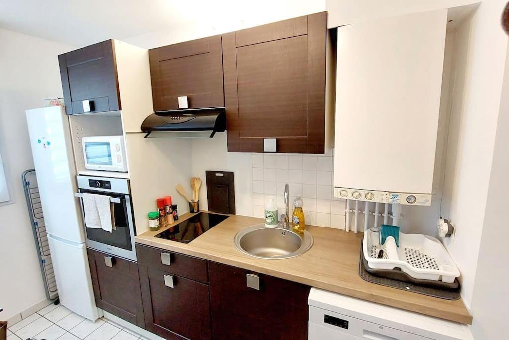 Cosy Home 2, 2 Chambres, 6 Personnes, 3 Min Gare, Parking Cergy Eksteriør bilde