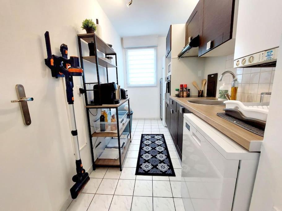 Cosy Home 2, 2 Chambres, 6 Personnes, 3 Min Gare, Parking Cergy Eksteriør bilde