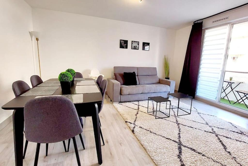 Cosy Home 2, 2 Chambres, 6 Personnes, 3 Min Gare, Parking Cergy Eksteriør bilde