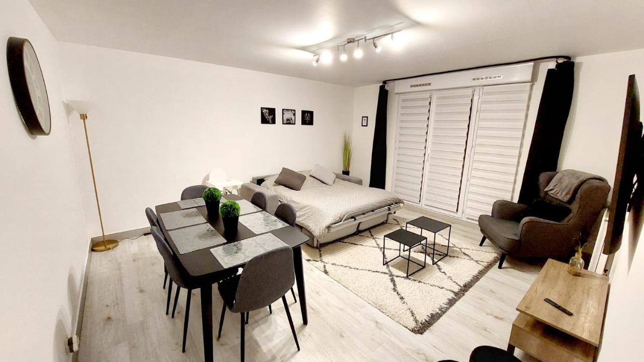 Cosy Home 2, 2 Chambres, 6 Personnes, 3 Min Gare, Parking Cergy Eksteriør bilde