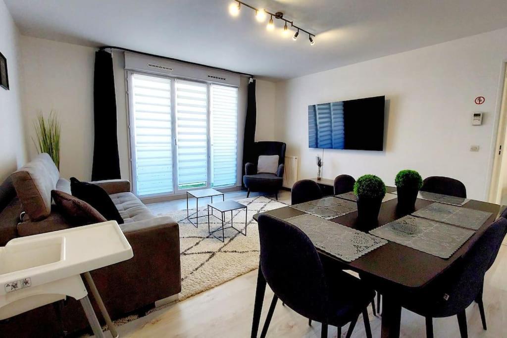 Cosy Home 2, 2 Chambres, 6 Personnes, 3 Min Gare, Parking Cergy Eksteriør bilde