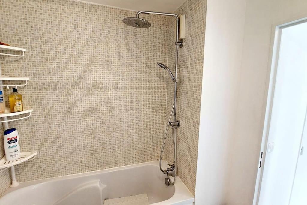 Cosy Home 2, 2 Chambres, 6 Personnes, 3 Min Gare, Parking Cergy Eksteriør bilde