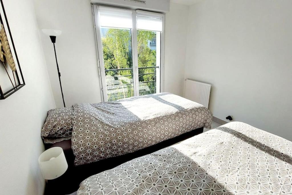 Cosy Home 2, 2 Chambres, 6 Personnes, 3 Min Gare, Parking Cergy Eksteriør bilde